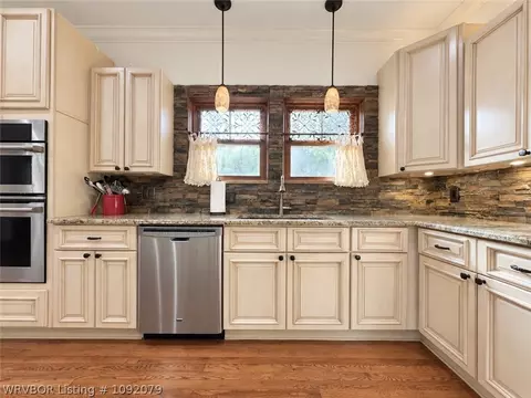 Kitchen - 2220 S 26th St, Fort Smith, AR 72901 photo 6 of 8