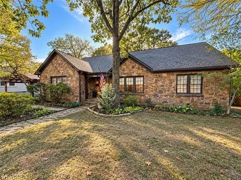 Exterior - 2220 S 26th St, Fort Smith, AR 72901 photo 2 of 13
