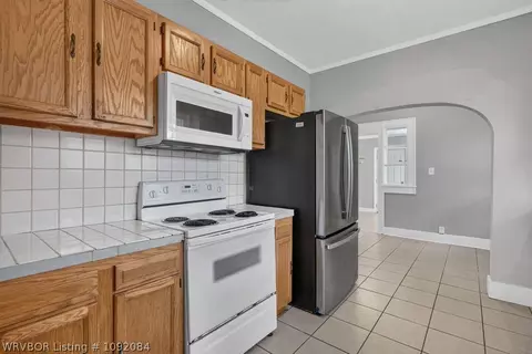 Kitchen - 2600 Dodson Ave, Fort Smith, AR 72901 photo 2 of 2