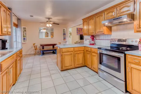 Kitchen - 9609 Bridgeford Rd, Fort Smith, AR 72908 photo 2 of 5