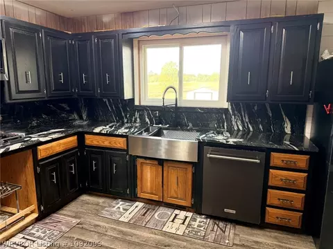 Kitchen - 8035 Highway 23, Ozark, AR 72949 photo 2 of 11
