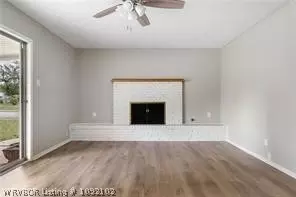 Living - 200 S 21st Ter, Fort Smith, AR 72908 photo 4 of 6
