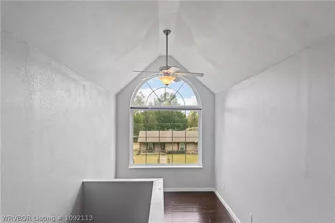 Entry Way - 519 Thicksten Dr, Alma, AR 72921 photo 1 of 3