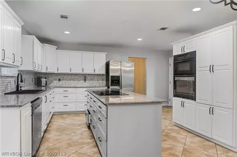 Kitchen - 519 Thicksten Dr, Alma, AR 72921 photo 1 of 2