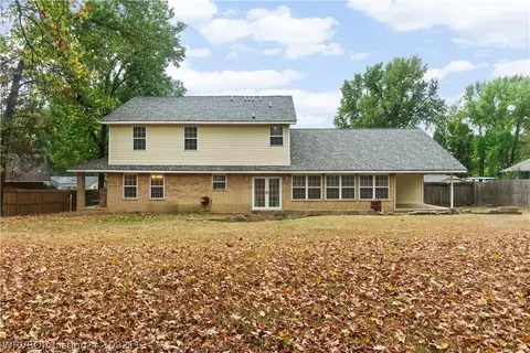Exterior - 519 Thicksten Dr, Alma, AR 72921 photo 3 of 8