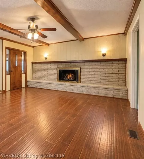 Living - 1305 Meadow Ln, Fort Smith, AR 72908 photo 1 of 1