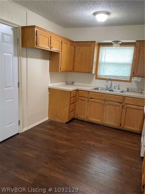 Kitchen - 8001 Colony Ln, Fort Smith, AR 72908 photo 4 of 5