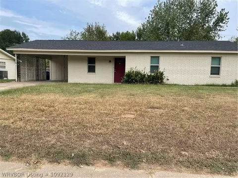 Exterior - 8001 Colony Ln, Fort Smith, AR 72908 photo 2 of 3