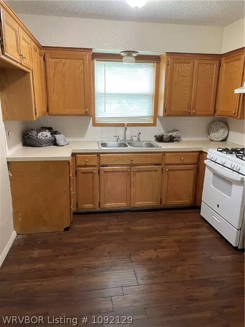 Kitchen - 8001 Colony Ln, Fort Smith, AR 72908 photo 1 of 5