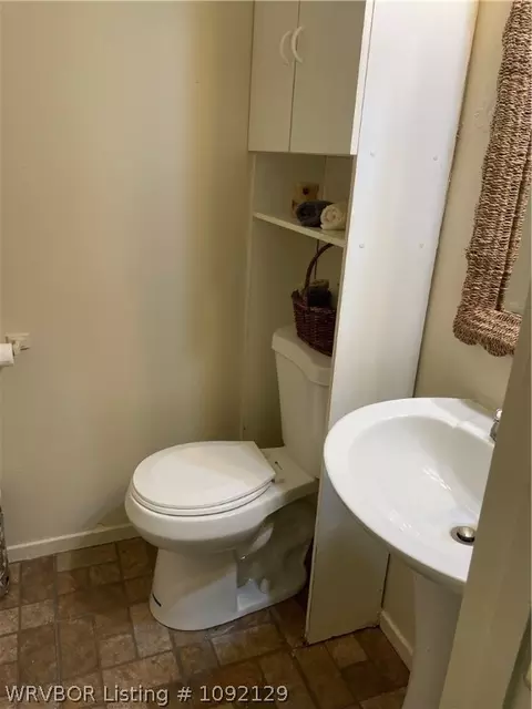 Bath - 8001 Colony Ln, Fort Smith, AR 72908 photo 2 of 5
