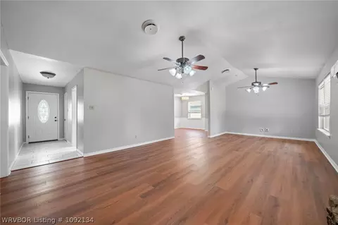 Living - 8925 Bryn Mawr Cir, Fort Smith, AR 72908 photo 2 of 3