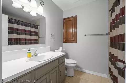 Bath - 8925 Bryn Mawr Cir, Fort Smith, AR 72908 photo 2 of 2