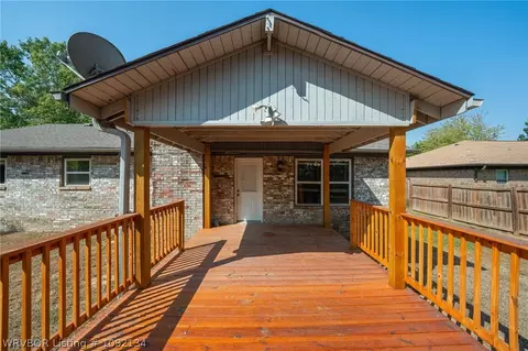 Exterior - 8925 Bryn Mawr Cir, Fort Smith, AR 72908 photo 4 of 6