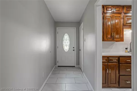 Entry Way - 8925 Bryn Mawr Cir, Fort Smith, AR 72908 photo 1 of 1