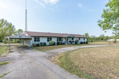 Exterior - 4505 Park Rd, Lavaca, AR 72941 photo 3 of 6