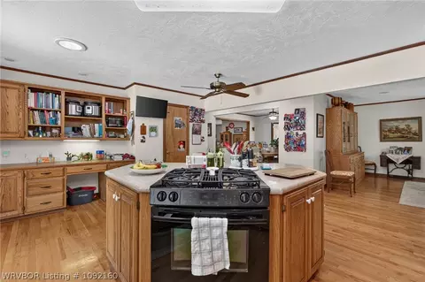 Kitchen - 4374 E State Highway 22, Paris, AR 72855 photo 3 of 4