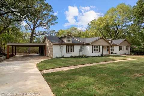 Exterior - 1447 N 52nd St, Fort Smith, AR 72904 photo 2 of 9