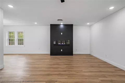 Living - 1447 N 52nd St, Fort Smith, AR 72904 photo 5 of 8