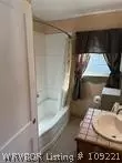 Bath - 110 Vine Ave, Sallisaw, OK 74955 photo 2 of 6