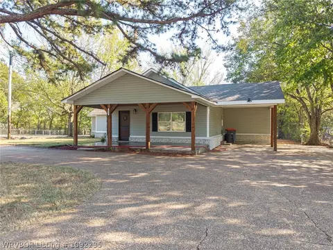 Exterior - 408 E Woodson Ave, Fort Smith, AR 72916 photo 5 of 15