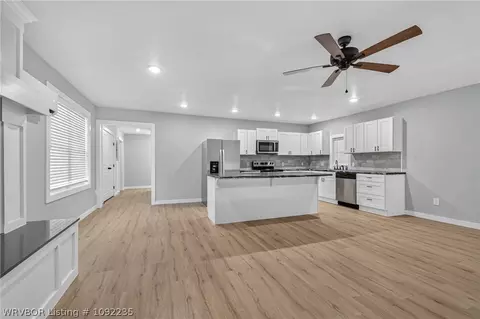 Entry Way - 408 E Woodson Ave, Fort Smith, AR 72916 photo 1 of 2