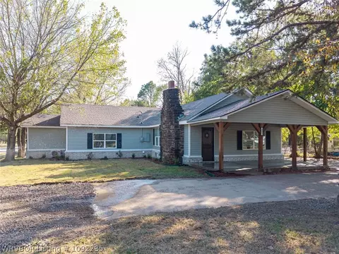 Exterior - 408 E Woodson Ave, Fort Smith, AR 72916 photo 2 of 15