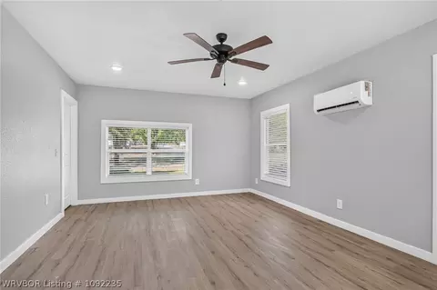 Living - 408 E Woodson Ave, Fort Smith, AR 72916 photo 5 of 6
