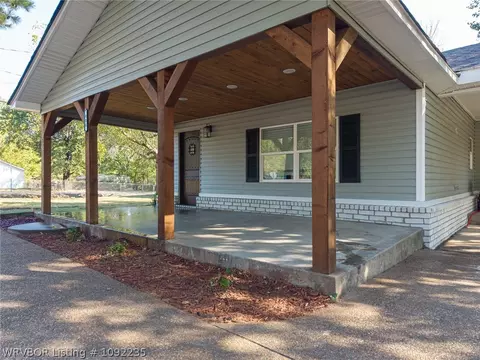 Exterior - 408 E Woodson Ave, Fort Smith, AR 72916 photo 10 of 15