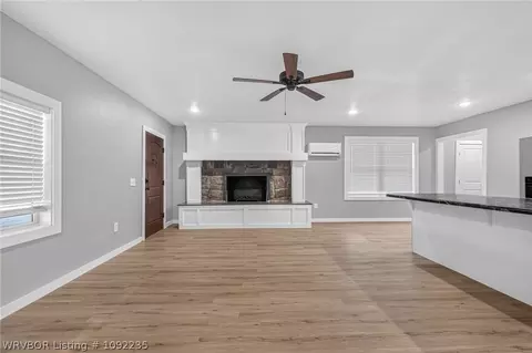 Living - 408 E Woodson Ave, Fort Smith, AR 72916 photo 2 of 6