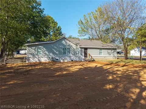 Exterior - 408 E Woodson Ave, Fort Smith, AR 72916 photo 8 of 15