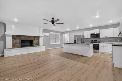 Living - 408 E Woodson Ave, Fort Smith, AR 72916 photo 1 of 6