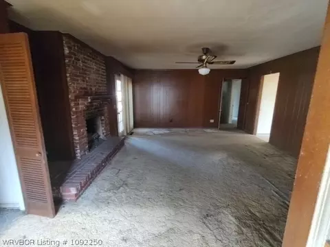 Living - 4401 Royal Oak Dr, Fort Smith, AR 72904 photo 4 of 5