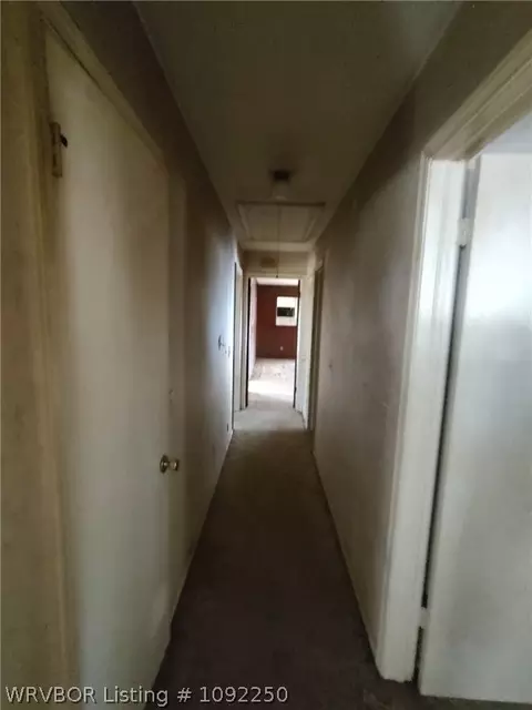 Entry Way - 4401 Royal Oak Dr, Fort Smith, AR 72904 photo 4 of 4