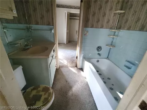 Bath - 4401 Royal Oak Dr, Fort Smith, AR 72904 photo 3 of 3