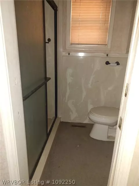 Bath - 4401 Royal Oak Dr, Fort Smith, AR 72904 photo 2 of 3