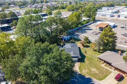 View/Area - 1300 Meadow Cir, Fort Smith, AR 72908 photo 11 of 14