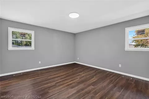 Bedroom - 1300 Meadow Cir, Fort Smith, AR 72908 photo 4 of 7
