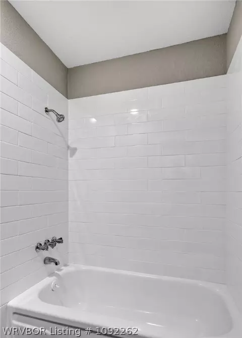Bath - 1300 Meadow Cir, Fort Smith, AR 72908 photo 1 of 3