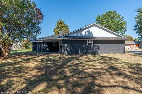 Exterior - 1300 Meadow Cir, Fort Smith, AR 72908 photo 7 of 12