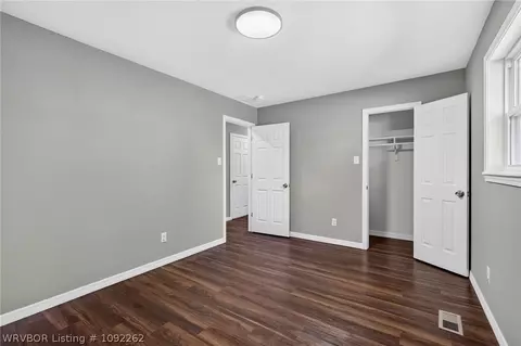 Bedroom - 1300 Meadow Cir, Fort Smith, AR 72908 photo 2 of 7