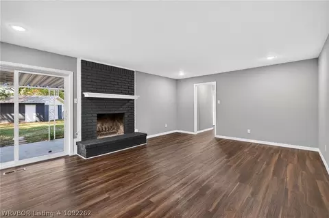 Living - 1300 Meadow Cir, Fort Smith, AR 72908 photo 3 of 5