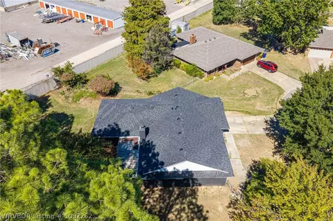 View/Area - 1300 Meadow Cir, Fort Smith, AR 72908 photo 7 of 14