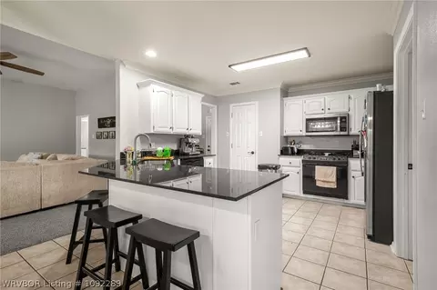 Kitchen - 2006 Devyn Dr, Lavaca, AR 72941 photo 1 of 5
