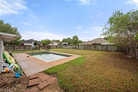 Exterior - 2006 Devyn Dr, Lavaca, AR 72941 photo 5 of 6