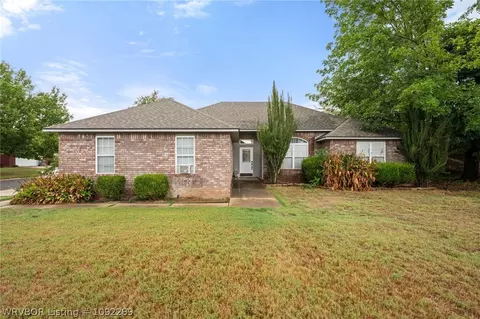 Exterior - 2006 Devyn Dr, Lavaca, AR 72941 photo 2 of 6