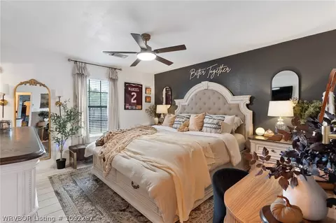 Bedroom - 604 Nikolas St, Lavaca, AR 72941 photo 1 of 7