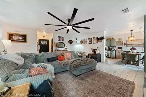 Living - 604 Nikolas St, Lavaca, AR 72941 photo 2 of 2