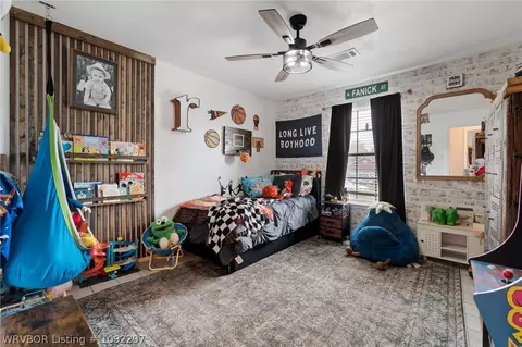 Bedroom - 604 Nikolas St, Lavaca, AR 72941 photo 6 of 7