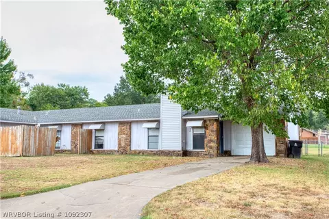 3221 S 56th St, Fort Smith, AR 72903