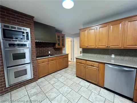 Kitchen - 3300 S Cliff Dr, Fort Smith, AR 72903 photo 1 of 2